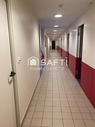 Vente de bureaux de 1658m2 sur 2 niveaux + parking