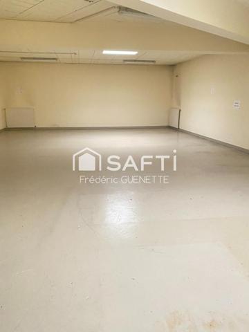 Vente de bureaux de 1658m2 sur 2 niveaux + parking