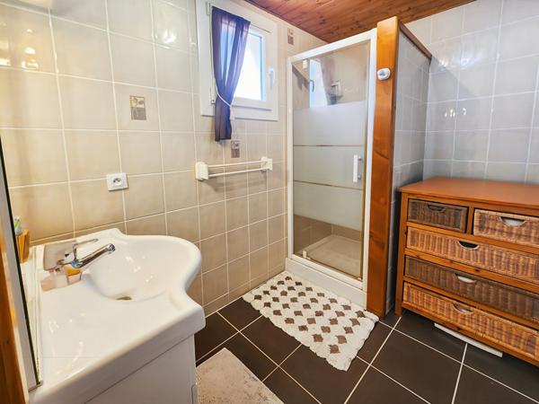 Maison 7 pièce(s) 126 m2  Savigny Le Temple Bourg