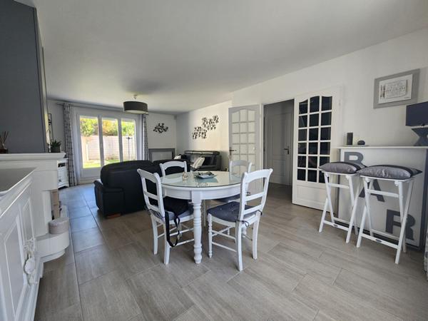 Maison 7 pièce(s) 126 m2  Savigny Le Temple Bourg