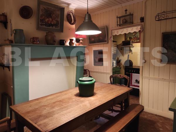 maison en pierres à la campagne