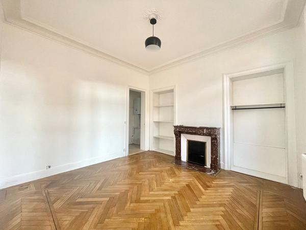 Studio avec courette CAUDEBEC LES ELBEUF- RéF: VALL-RDC-D