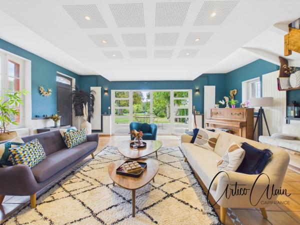 Maison bourgeoise XIXᵉ – 331 m² – appartement indépendant – piscine