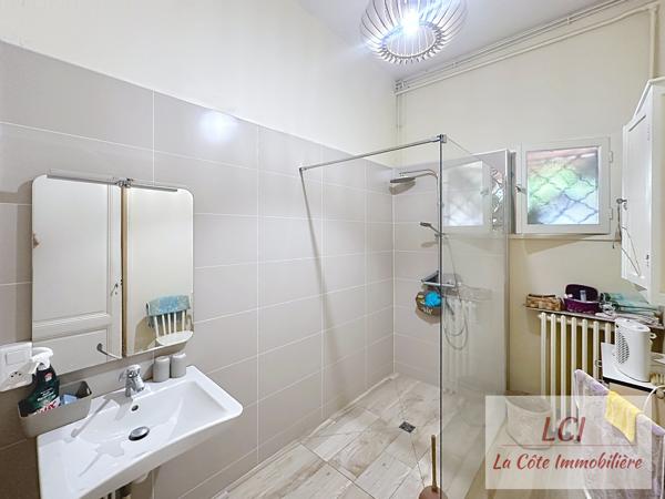 Maison 6 pièce(s) 4 chambre(s) 180 m²
