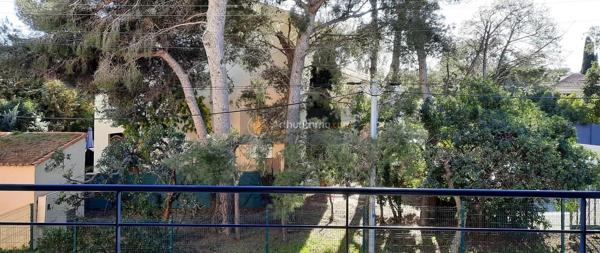Location                                                      Appartement
                        
                     3 pièces                      71 m2                     à Saint-Aygulf