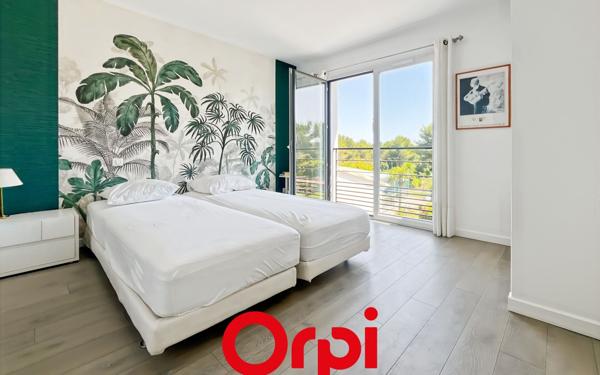 Maison à vendre    6 pièces •  La Cadière-d'Azur