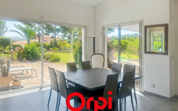 Maison à vendre    6 pièces •  La Cadière-d'Azur