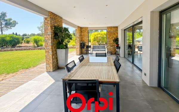 Maison à vendre    6 pièces •  La Cadière-d'Azur