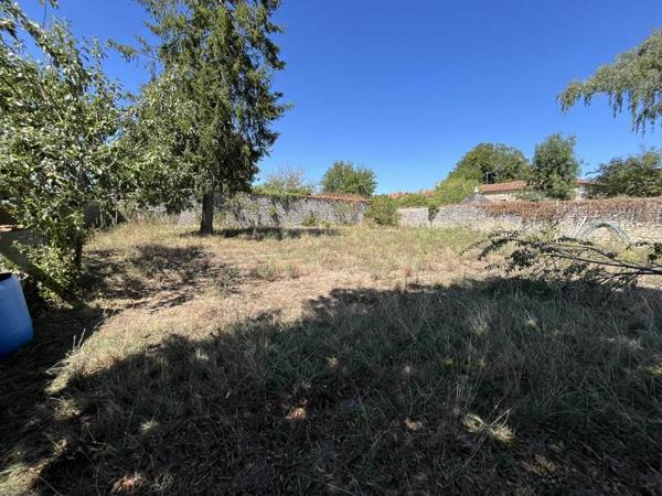 Terrain à vendre |  La Rochefoucauld |  1473 m²