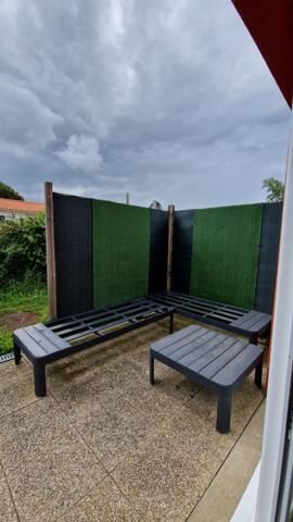 A proximité des commodités Lorousaines.