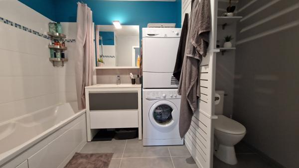 A proximité des commodités Lorousaines.