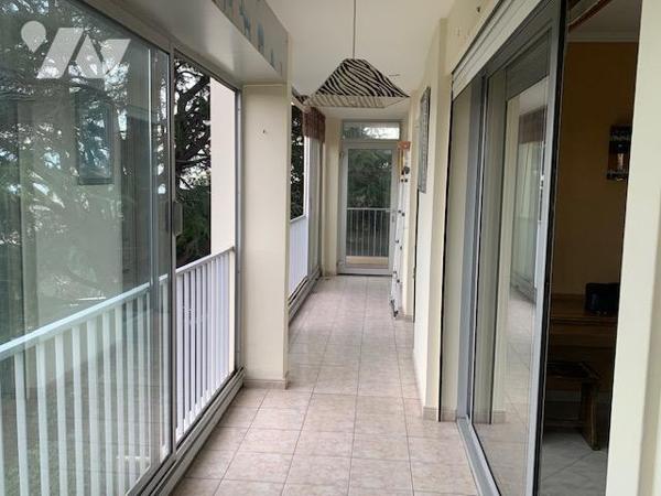 Appartement spacieux sur les collines de St Laurent du var