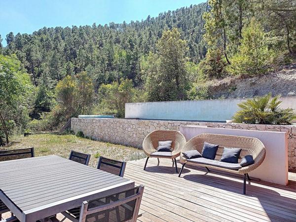 Maison à vendre    6 pièces •  Coaraze