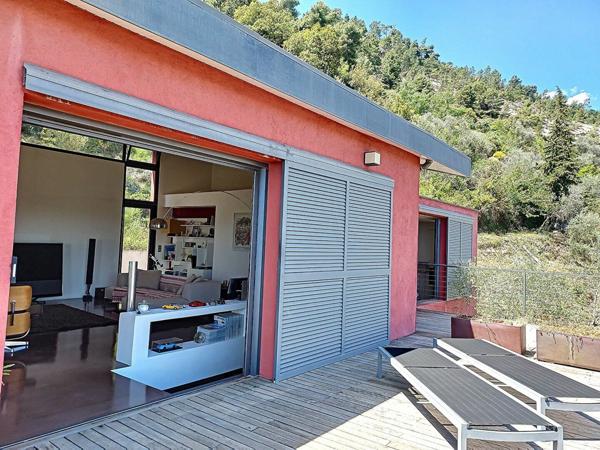 Maison à vendre    6 pièces •  Coaraze