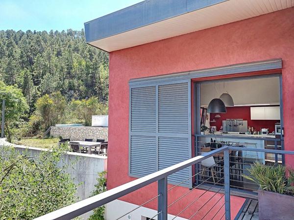 Maison à vendre    6 pièces •  Coaraze