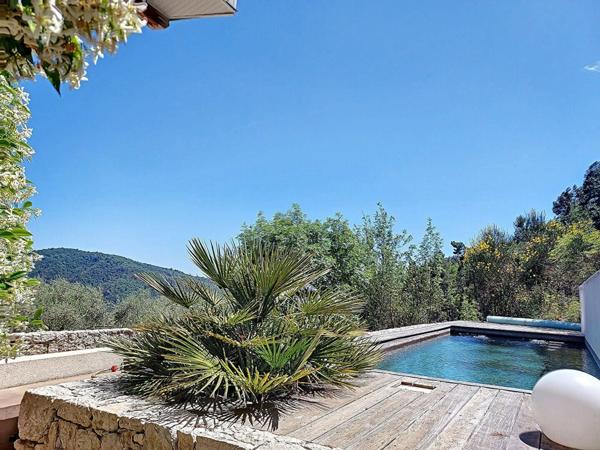 Maison à vendre    6 pièces •  Coaraze