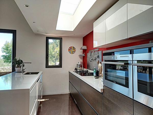 Maison à vendre    6 pièces •  Coaraze