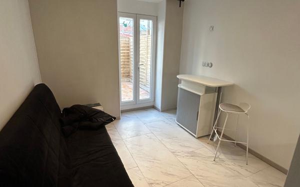 Appartement à louer    1 pièce •  Nice