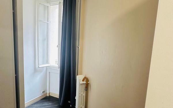 Appartement à vendre    3 pièces • 38,40 m2 Paris 18