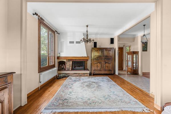Une maison des années1930 dans son écrin de verdure