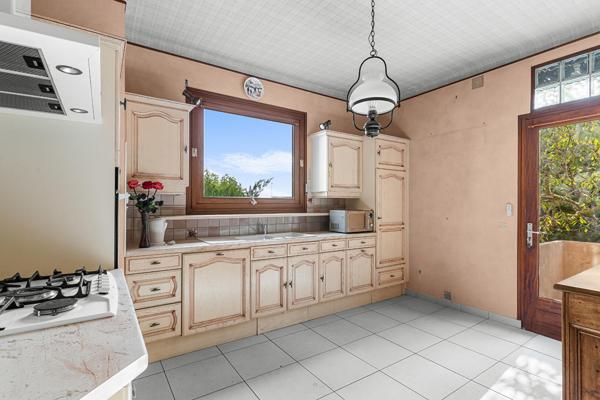 Une maison des années1930 dans son écrin de verdure