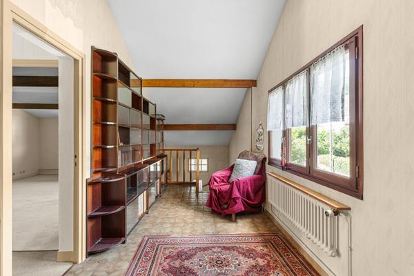 Une maison des années1930 dans son écrin de verdure