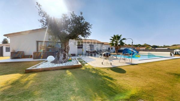 Belle maison 4 chambres avec grand garage et piscine