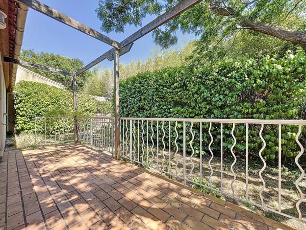 Maison à vendre 4 pièces de plain pied, SAINT GEORGES D'ORQUES (34)+ 454 m2 de terrain piscinable+ garage+ parking