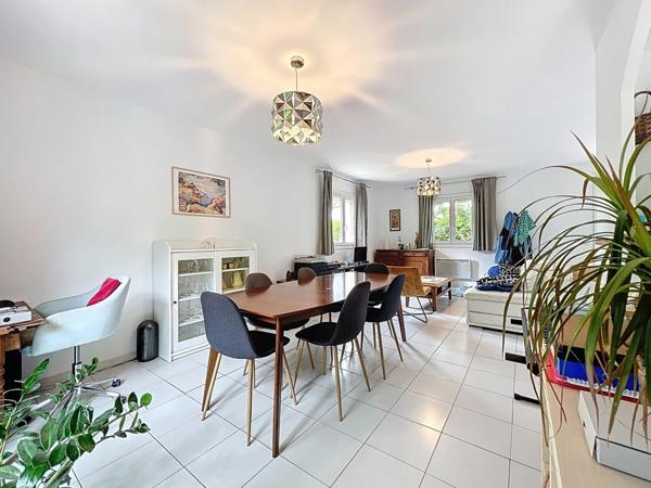 Maison à vendre 4 pièces de plain pied, SAINT GEORGES D'ORQUES (34)+ 454 m2 de terrain piscinable+ garage+ parking