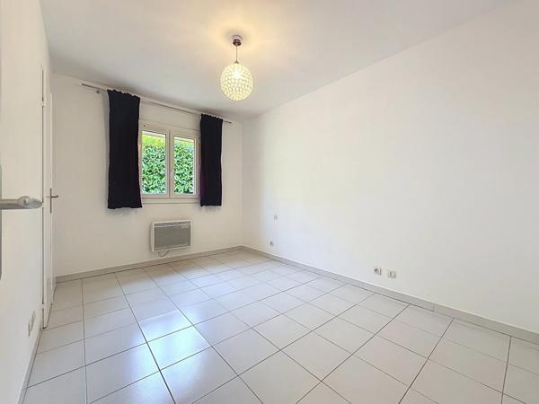 Maison à vendre 4 pièces de plain pied, SAINT GEORGES D'ORQUES (34)+ 454 m2 de terrain piscinable+ garage+ parking