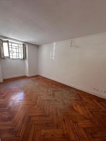 Appartement à rénover à vendre à Bordeaux en Gironde (33000), ref : 022/1196   
Jardin Public