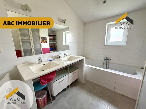 Orange (84100) Maison avec piscine, double garage et jardin à Orange avec ABC Immobillier