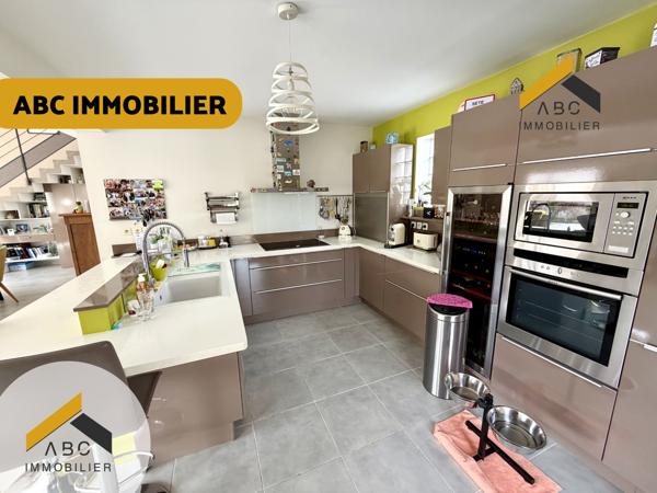 Orange (84100) Maison avec piscine, double garage et jardin à Orange avec ABC Immobillier