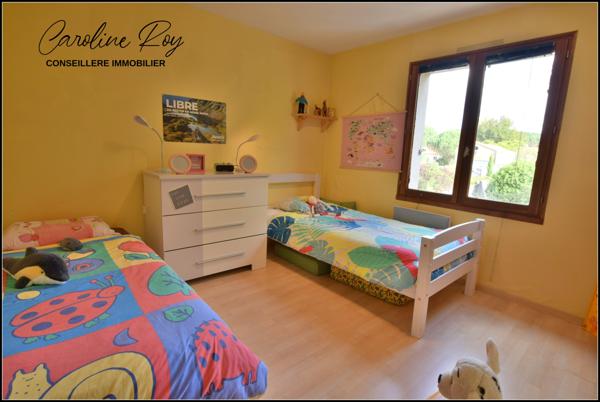 Clisson (44190) CLISSON Village à quelques minutes du centre ville, maison 4 ch, garage et jardin de 1176 m² environ.