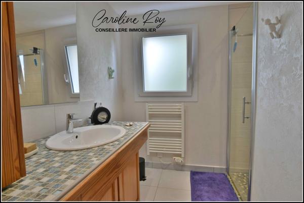 Clisson (44190) CLISSON Village à quelques minutes du centre ville, maison 4 ch, garage et jardin de 1176 m² environ.