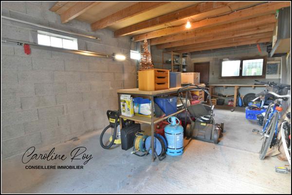 Clisson (44190) CLISSON Village à quelques minutes du centre ville, maison 4 ch, garage et jardin de 1176 m² environ.