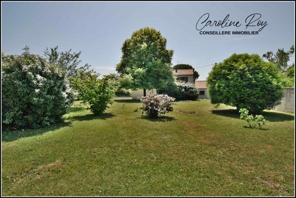 Clisson (44190) CLISSON Village à quelques minutes du centre ville, maison 4 ch, garage et jardin de 1176 m² environ.