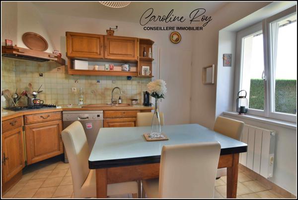 Clisson (44190) CLISSON Village à quelques minutes du centre ville, maison 4 ch, garage et jardin de 1176 m² environ.