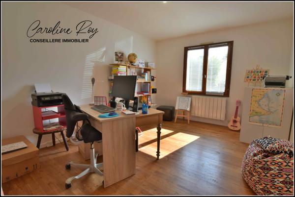 Clisson (44190) CLISSON Village à quelques minutes du centre ville, maison 4 ch, garage et jardin de 1176 m² environ.