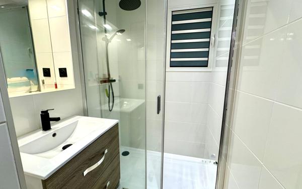 Appartement à vendre    3 pièces • 27,63 m2 Saint-François