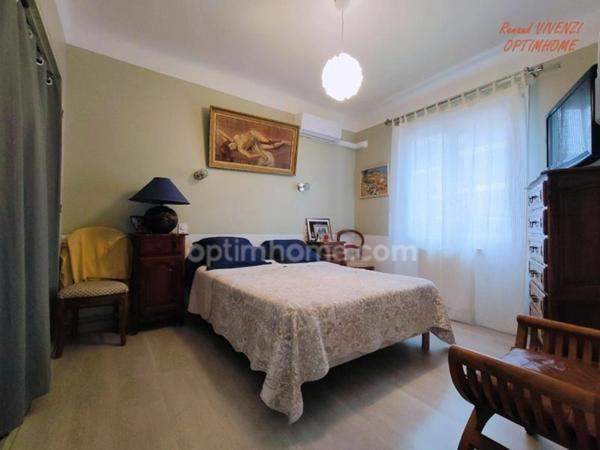 Maison de plain-pied sur 3 faces avec garage à Prades