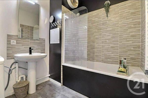 Appartement à vendre  3 pièces - 63 m2 LA COURNEUVE - 93