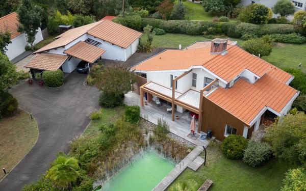 Maison à vendre    6 pièces •  Biscarrosse