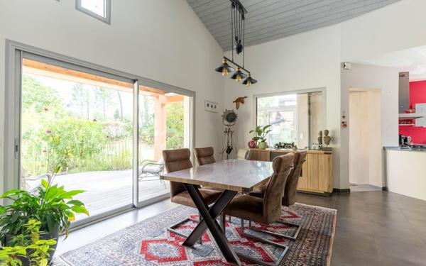 Maison à vendre    6 pièces •  Biscarrosse