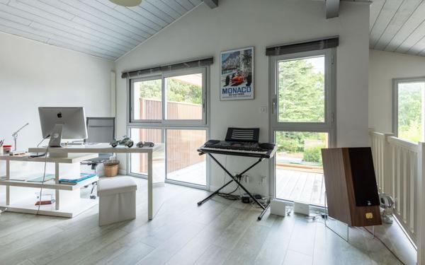 Maison à vendre    6 pièces •  Biscarrosse