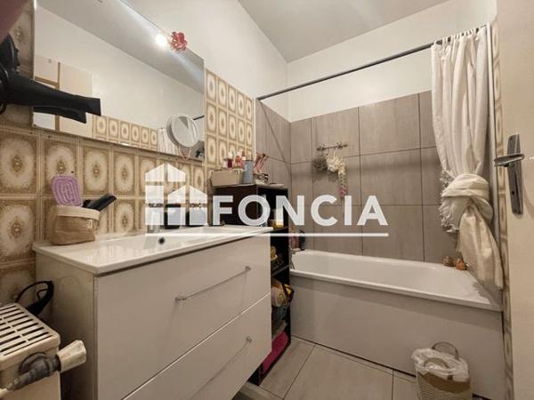 Location Appartement 2 pièces 43.05 m² - 12 RUE REYMONENQ Toulon 83000