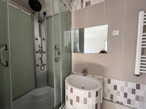 Appartement à louer 750 € CC Landerneau 4 p 56 m² DPE E