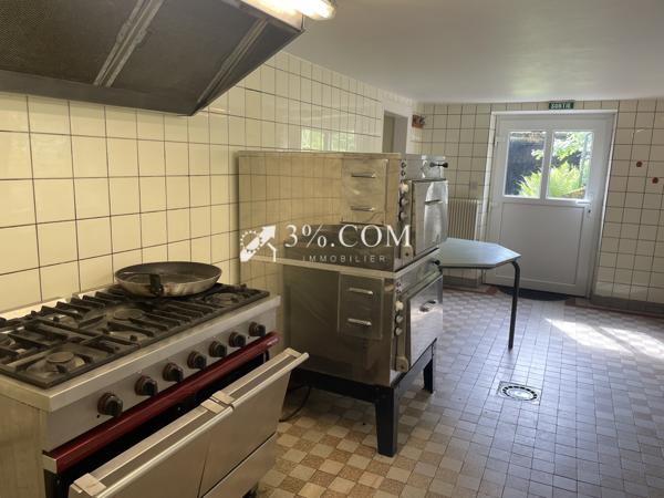 Maison 25 pièce(s) 19 chambre(s) 630 m²