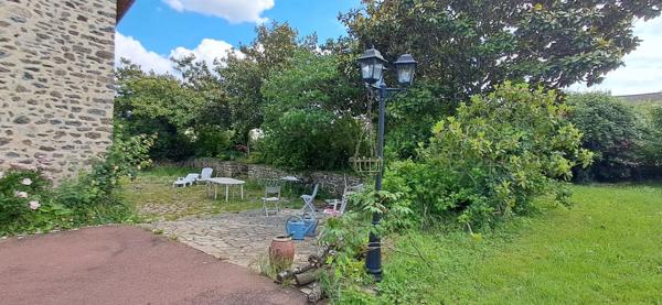 Maison Saint Ouen Des Toits 6 pièce(s) 126 m2 - 4 chs - Grand jardin de 1885m²