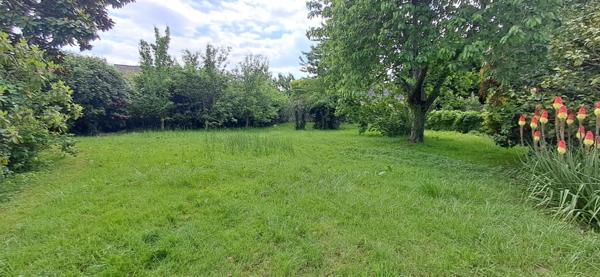 Maison Saint Ouen Des Toits 6 pièce(s) 126 m2 - 4 chs - Grand jardin de 1885m²